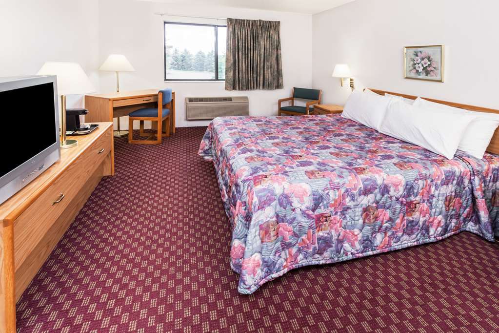 Super 8 By Wyndham Hebron Lowell Area Room photo